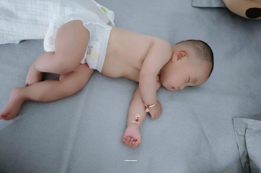 汉川六个月宝宝眼睛散光 汉川六个月宝宝眼睛散光